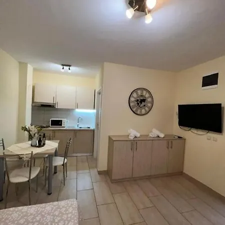 Frakic Apartment