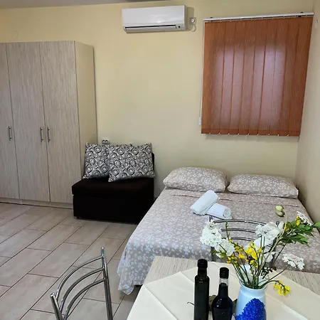 Apartment Frakic Veli Rat